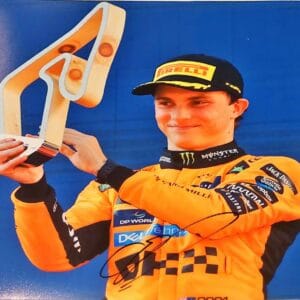 OSCAR PIASTRI SIGNED 10X8 F1 PHOTO