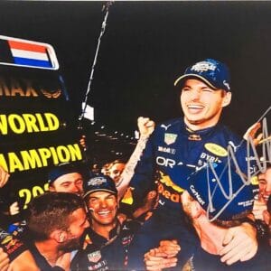 MAX VERSTAPPEN SIGNED 10X8 F1 PHOTO