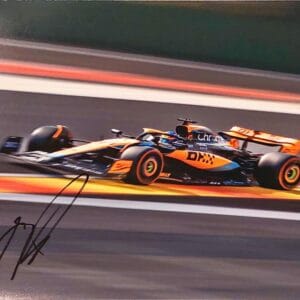 OSCAR PIASTRI SIGNED 10X8 F1 PHOTO