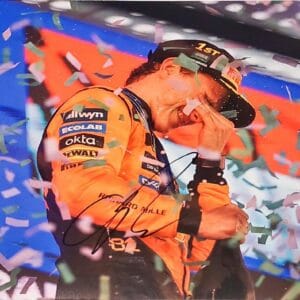 OSCAR PIASTRI SIGNED 10X8 F1 PHOTO