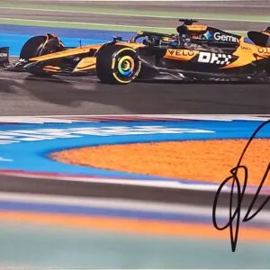 OSCAR PIASTRI SIGNED 10X8 F1 PHOTO