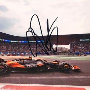 OSCAR PIASTRI SIGNED 10X8 F1 PHOTO